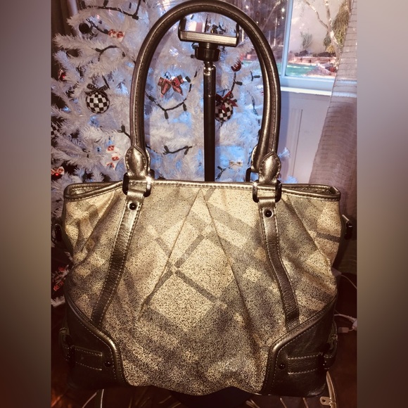 Authentic Burberry Tote Metallic Gray - Picture 2 of 10